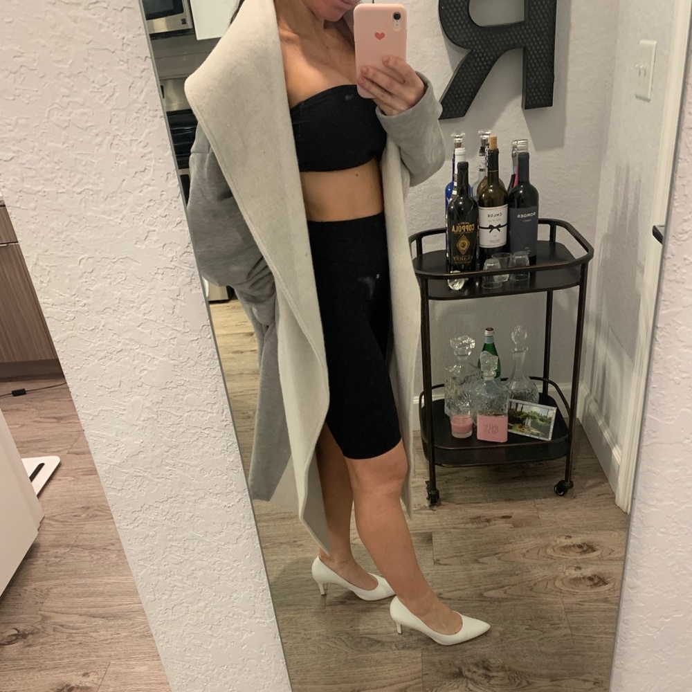 White pumps leather size 6 wide. 3’heel cushioned